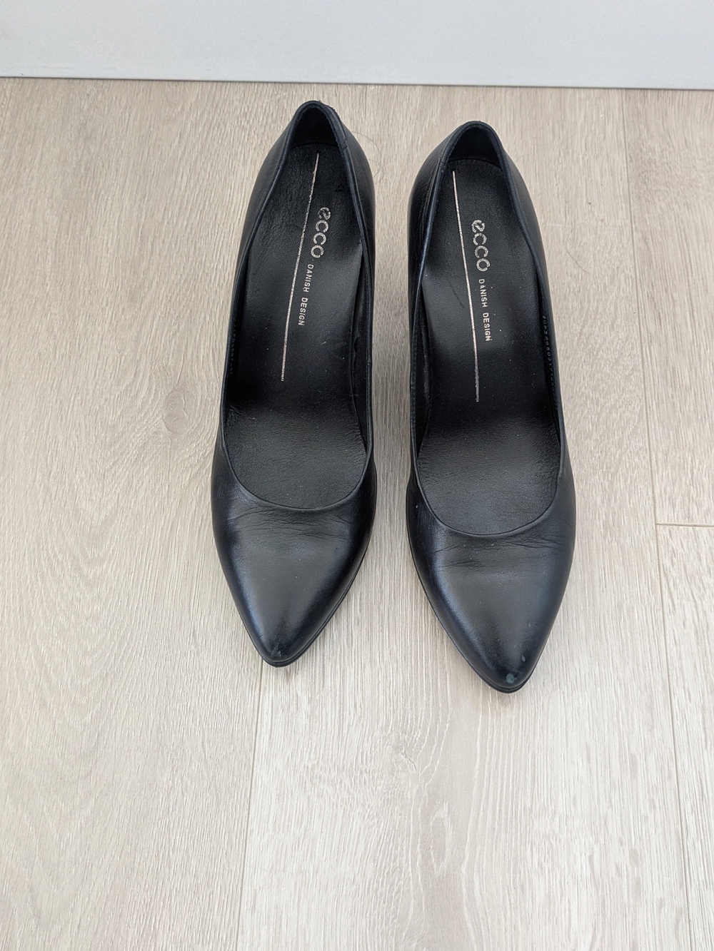 ECCO Black Leather Pointed-Toe Heels